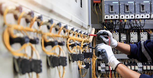 Professional Electrician technician working in Smithville, OH